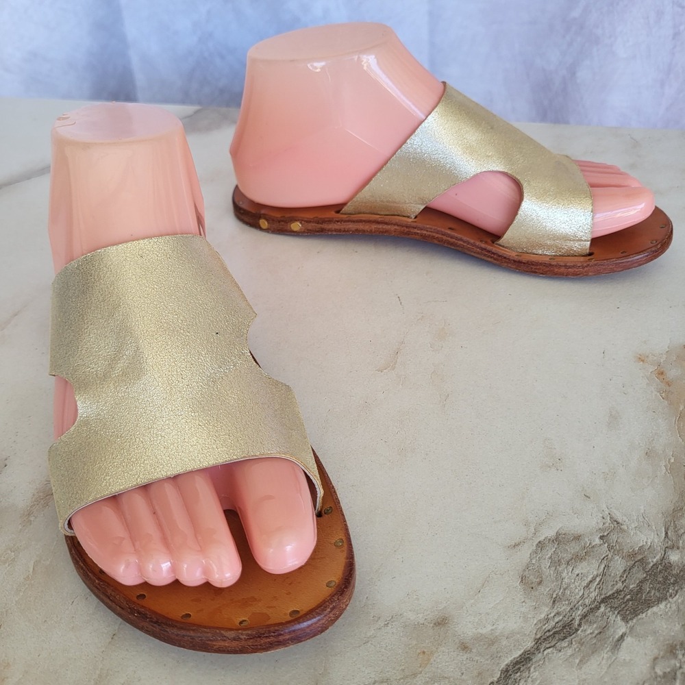 Beek Hand crafted Leather Slip On Sandals Size 6 Women's Gold Metallic